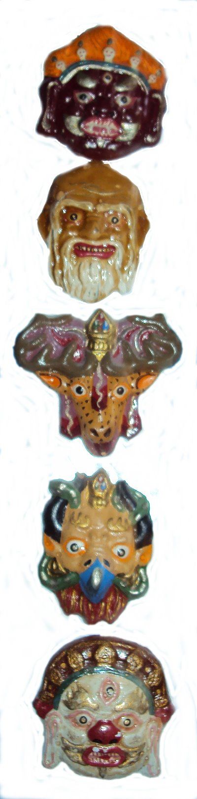 Miniatur-Nachbildungen von Tsam-Tanzmasken
