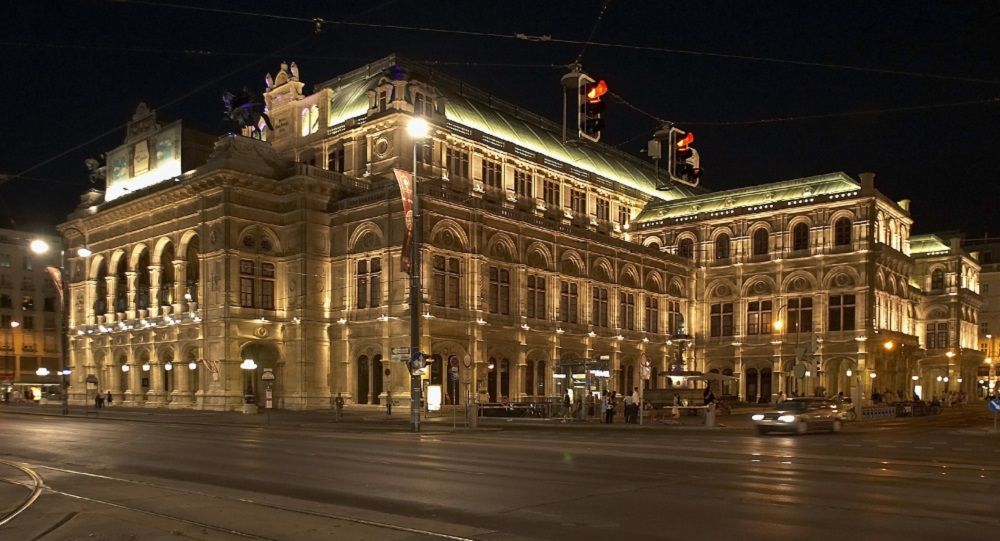 Wiener Staatsoper am Abend