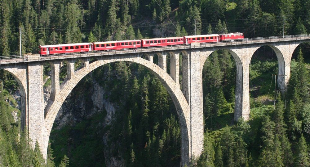 Eine Bahn in der Schweiz